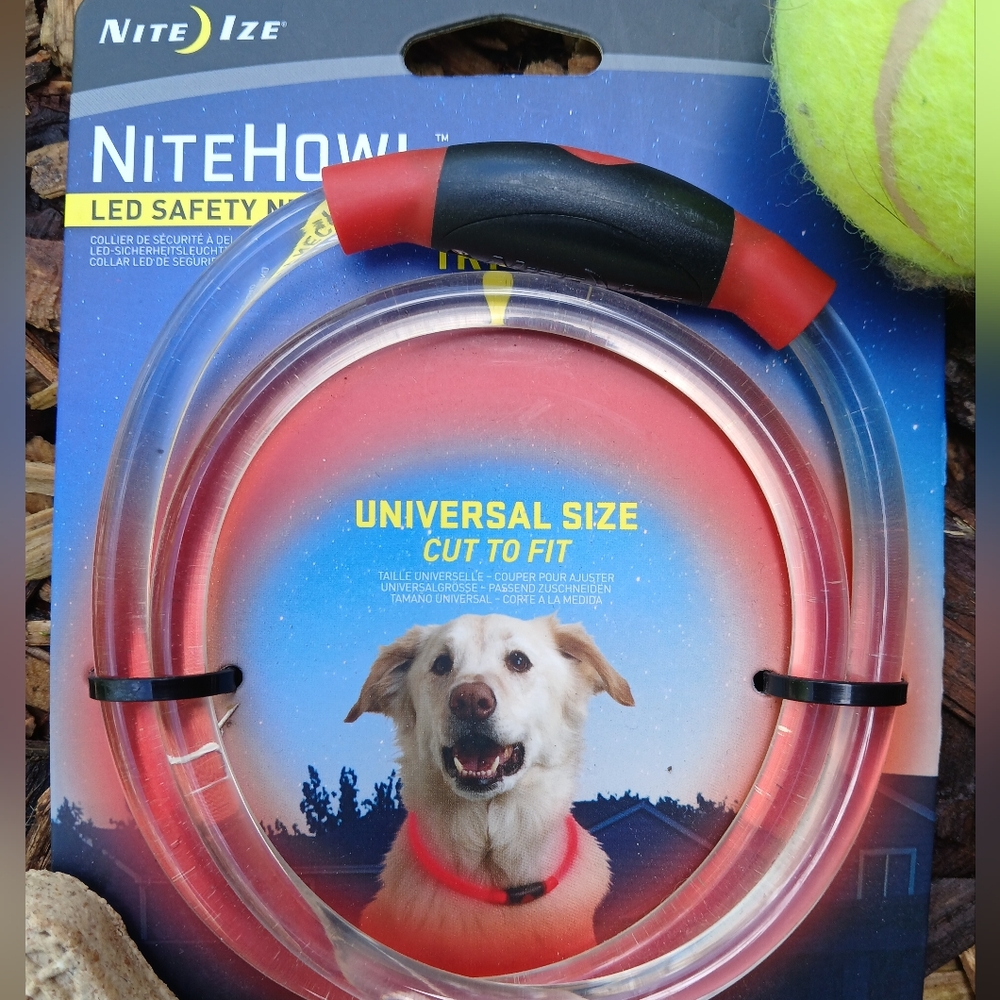 Dog Safety Necklace Collar - Red Universal Size NITE IZE NiteHowl LED Glow